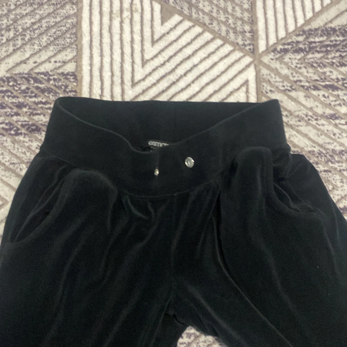 Svarta sammetsbyxor från Esmara - 1