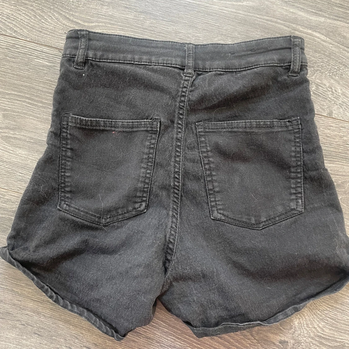 Svarta jeansshorts från H&M Divided - 1