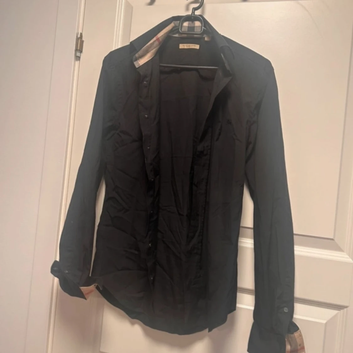 Mörkblå skjorta från Burberry  - 2