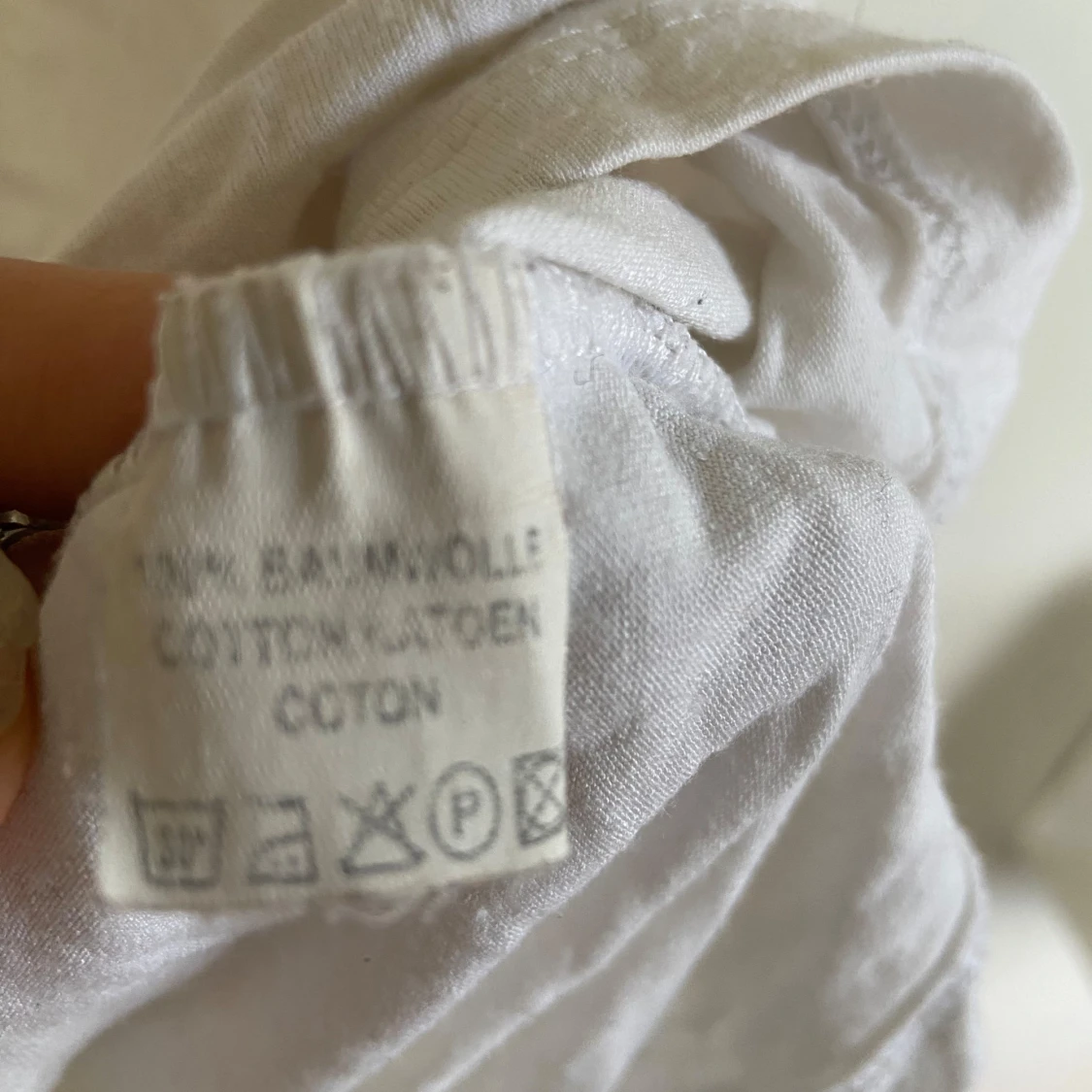 Vit linnetopp med spets från Dolce & Gabbana - 2