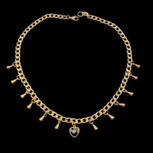 Halsband  - 🖤Mycket vackert halsband med ett  svart hjärta.Kedjans  tjocklek -5mm. Rostfritt stål Längd-40cm