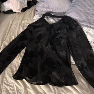 Oanvänd blus  - Oanvänd plus med pris lapp kvar från Samsøe samsøe