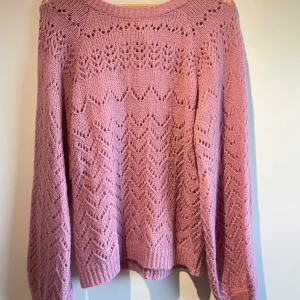 Rosa stickad tröja med rosett - Har andlig används💞