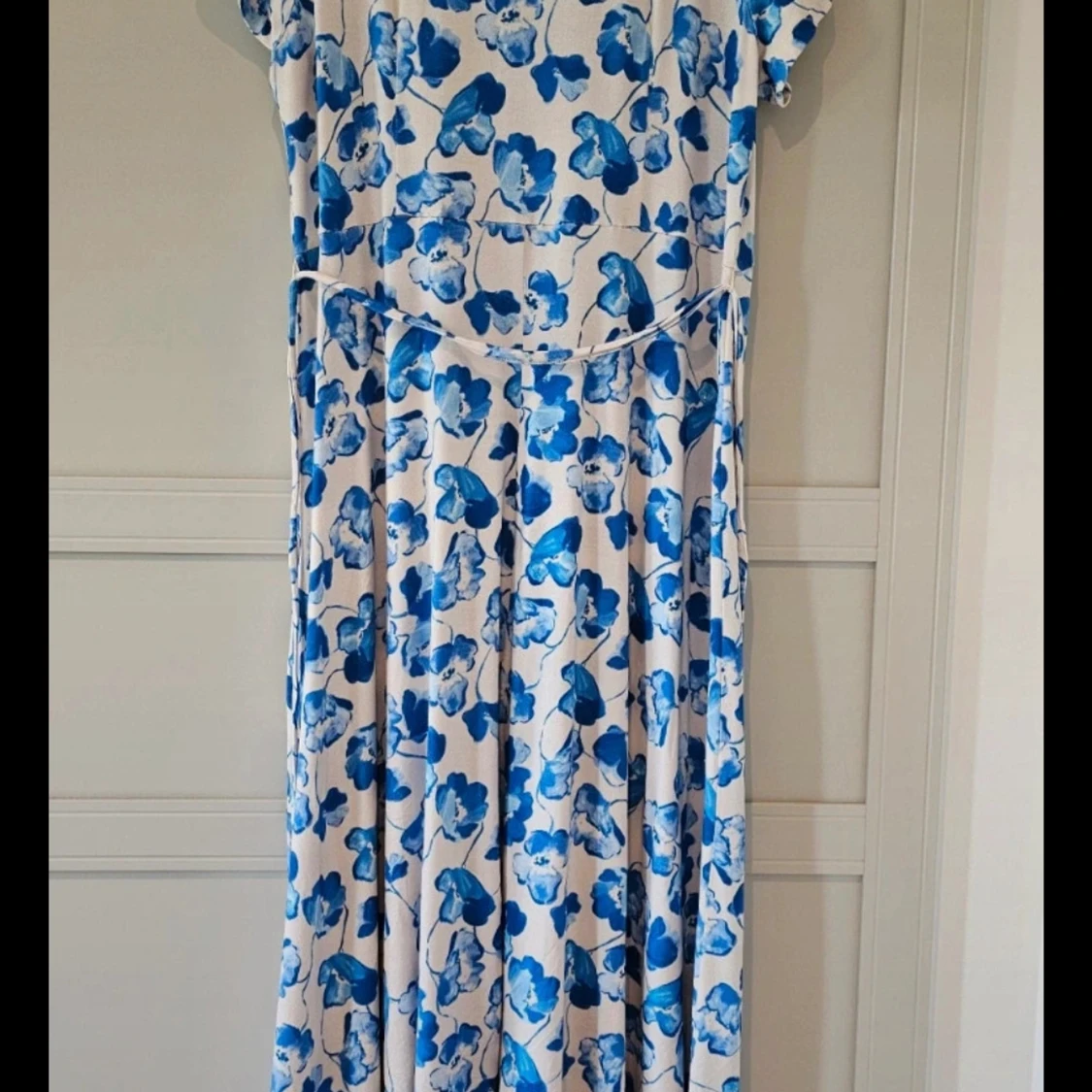 Blommig omlottklänning blå/vit L - 3