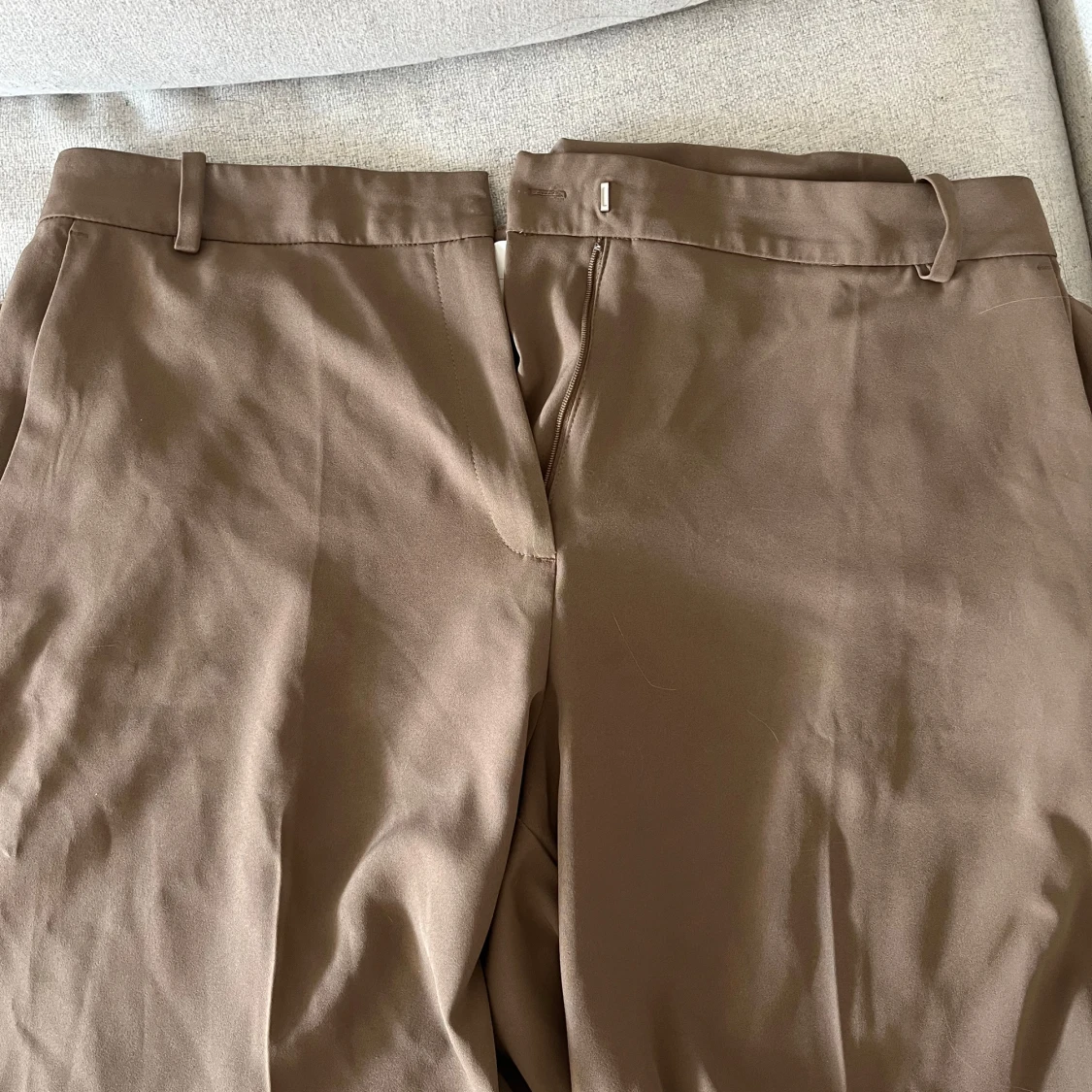 Beige/bruna kostymbyxor från H&M
