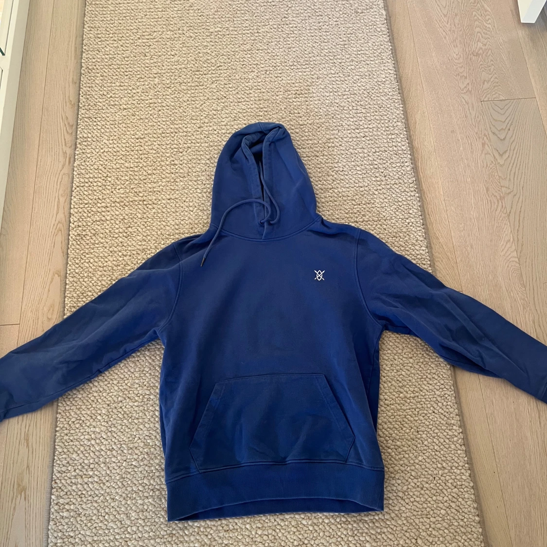 Blå hoodie - 2