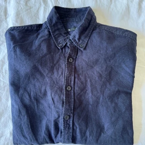 Tiger of Sweden skjorta - Skjorta i storlek Small. Väldigt bra skick! Fantastisk passform. Nypris 1499. 