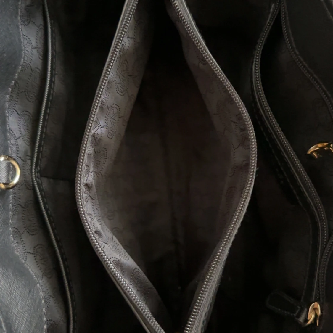 Svart handväska från Michael Kors - 2