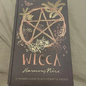 Bok om wicca - En bok om wicca av harmony nice. 