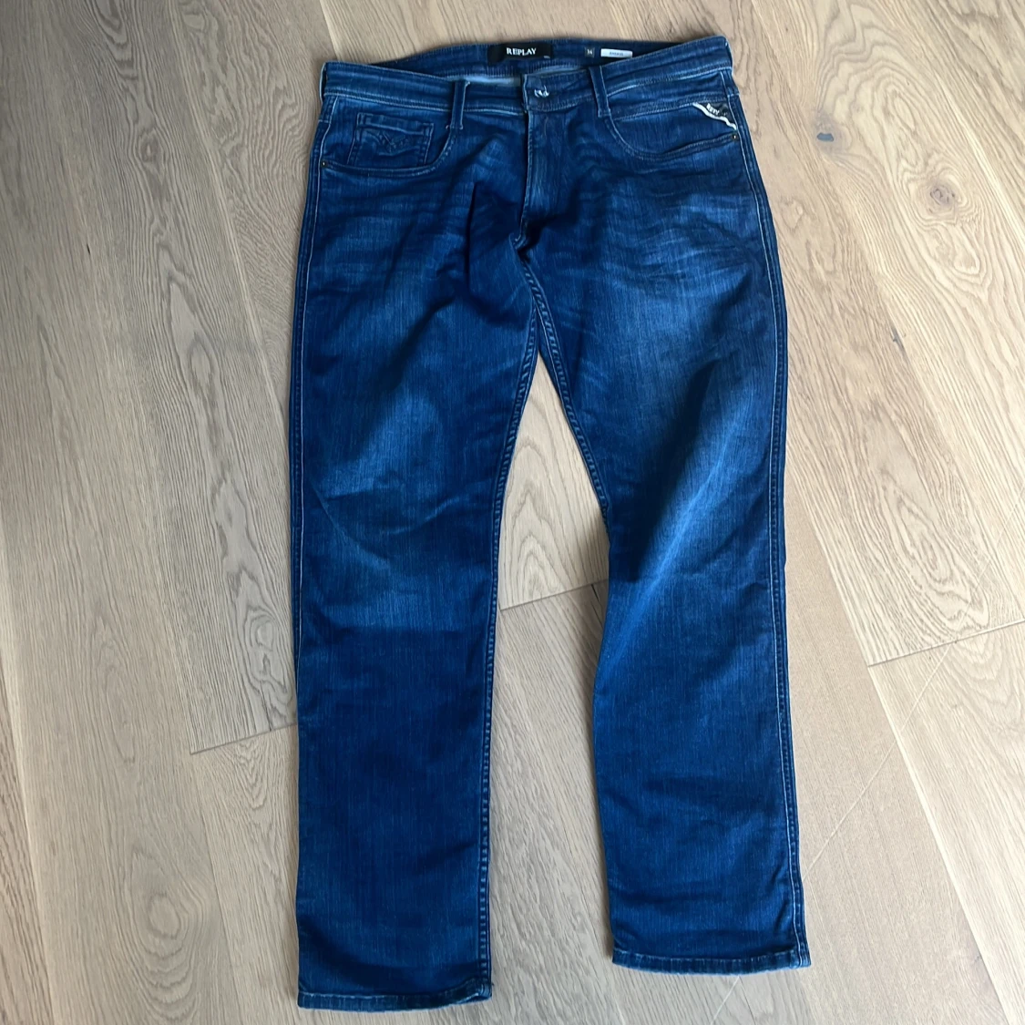 Blå jeansbyxor från Replay ANBASS