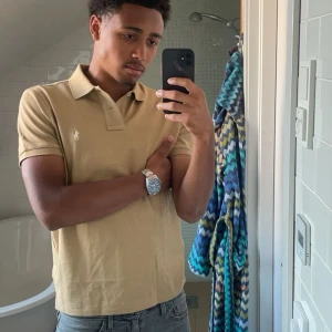 Polo Piké - Modellen är 182,5 cm || Pikén är custom slim fit och köptes för ca 1500 ||  Passar även S bra eftersom den är slim fit || Kvalite 10/10 || Pris kan diskuteras!!!