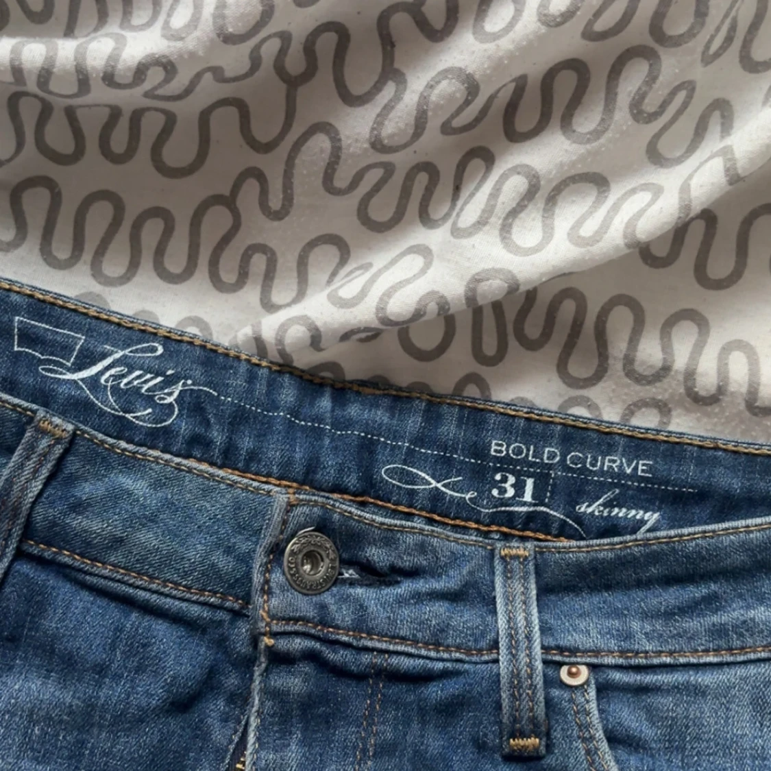 Levi's jeansshorts med råa kanter - 2