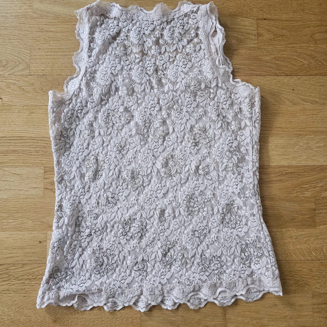 Beige spetslinne från Buch Copenhagen  - 1