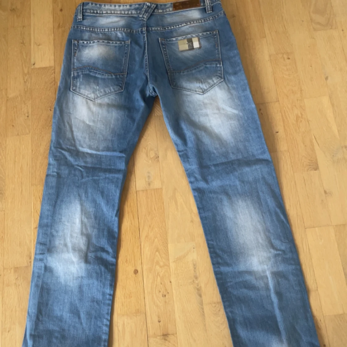 Blå slitna jeans från Burberry - 1