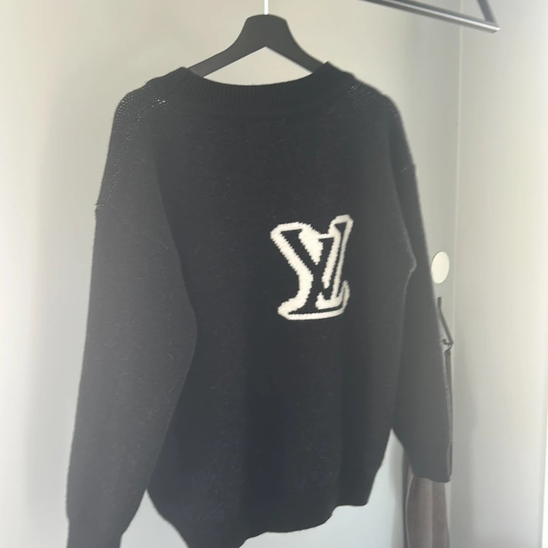 Svart stickad tröja från Louis Vuitton - 3