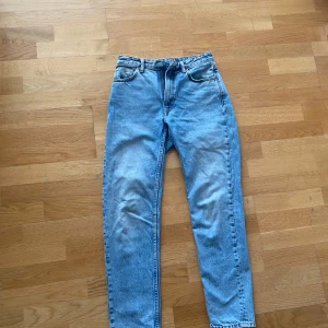 Nudie Jeans  - Säljer mina jeans i storlek w28 l30. Superbra skick, nypris 1500kr från jeans bolaget. Märket nudiejeans