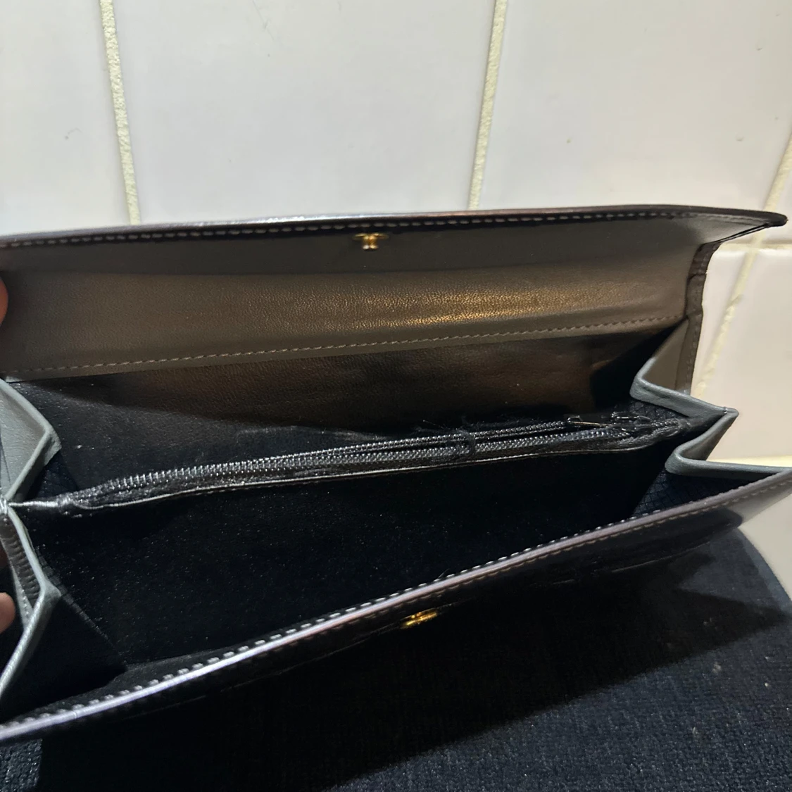 Mörkbrun plånbok i skinn från AGA - 2