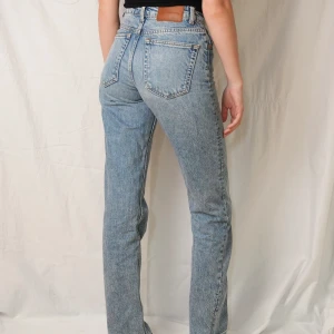 Högmidjade jeans - Köpta second hand men är i toppskick! (Egna bilder)