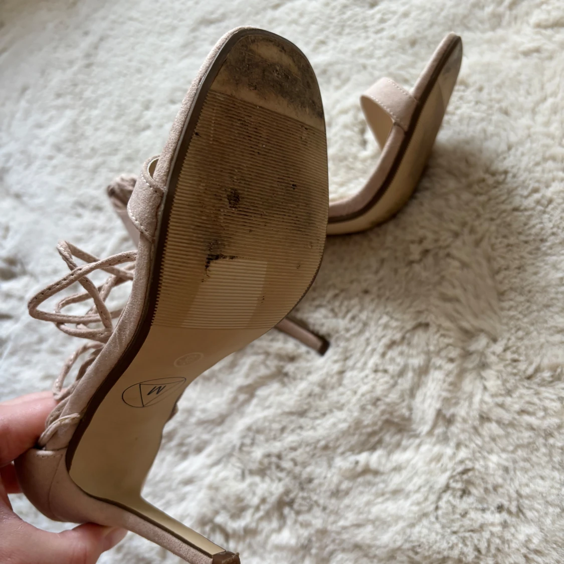 Beige klackskor med snörning - 4