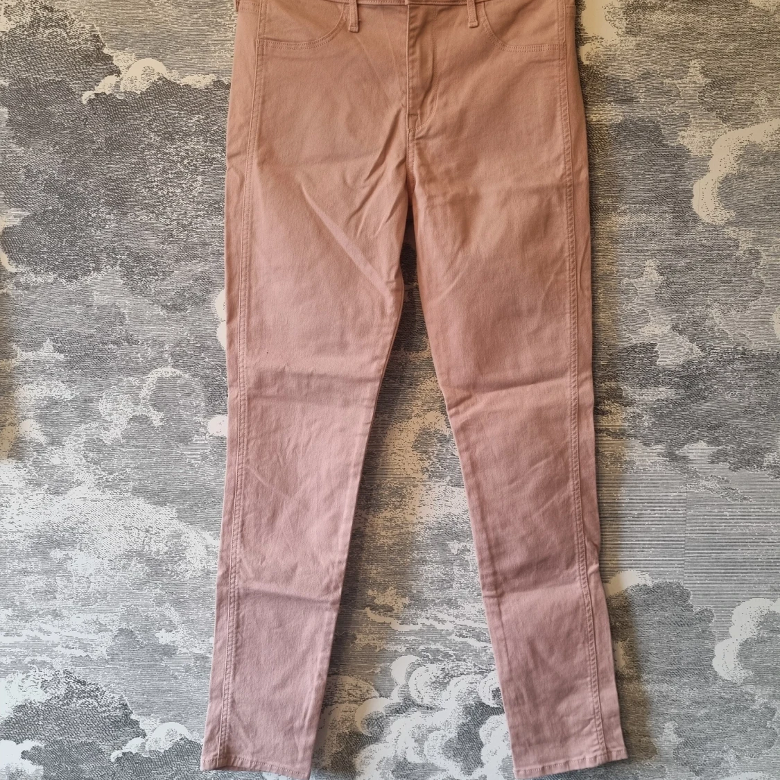 Rosa skinny jeans från &Denim