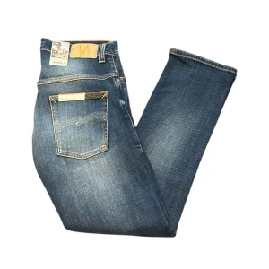 Nudie Jeans - Nudie jeans - skick 10/10 med prislapp - storlek W32 L30 - modell: Thin Finn - nypris ca 1599 mitt pris 599kr - pris kan diskuteras vid snabb affar!