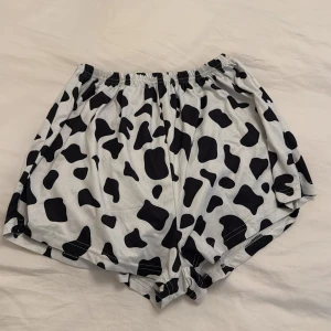 Svartvita shorts - Väldigt mjuka pyjamashorts
