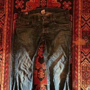 True Religon jeans - Äkta true religon jeans, w36. Perfekt om du vill ha en lite baggy look. Klarat sig bra från healbite