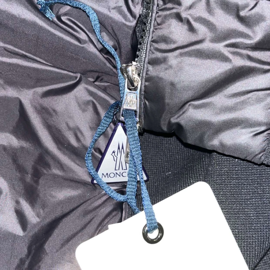 Svart pufferjacka från Moncler - 4