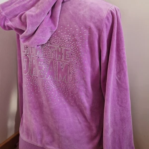 Velour kofta med stenar på ryggen - Så fint skick ingen juicy btw