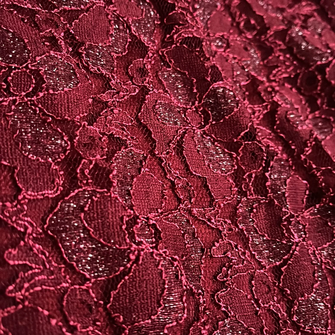 Vinröd spetsblus från SOLO - 2