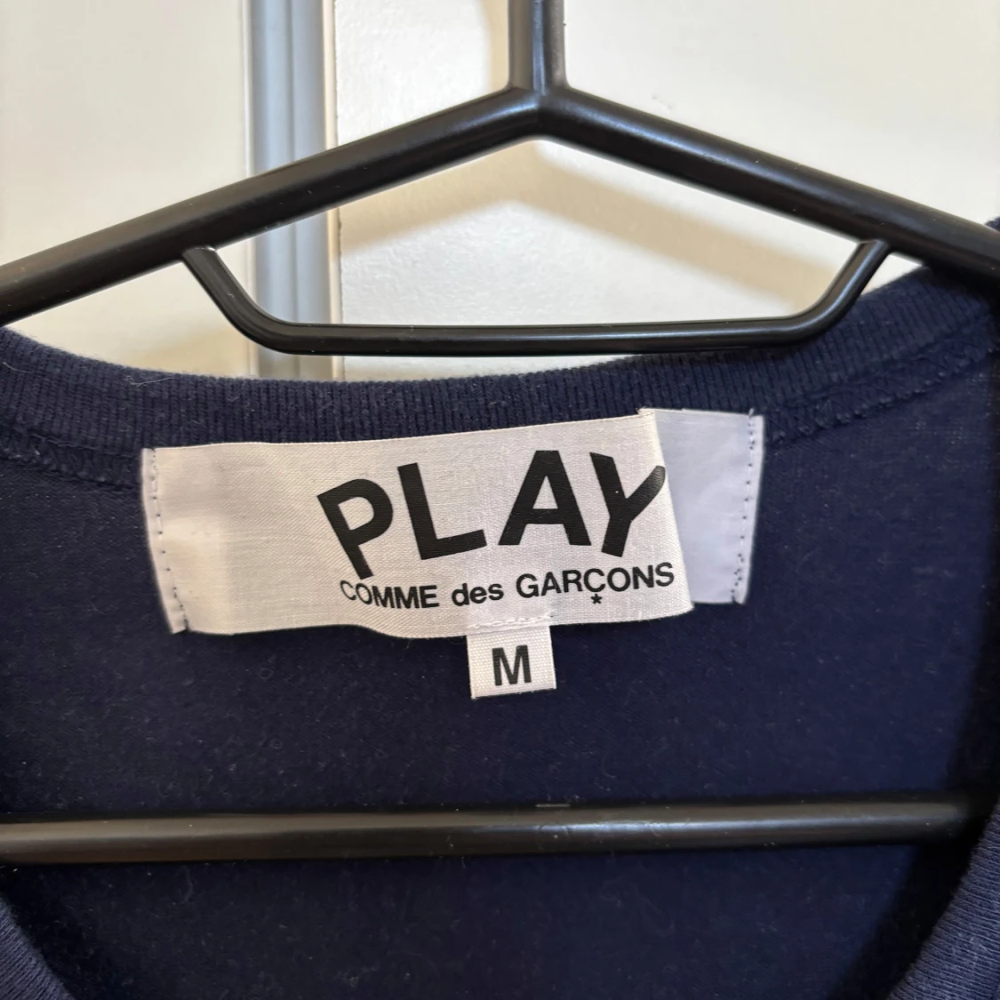 Mörkblå t-shirt från Comme des Garçons - 2