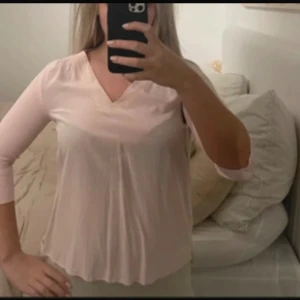Blus - Säljer min rosa blus från Tommy Hilfigher Använd fåtal gånger