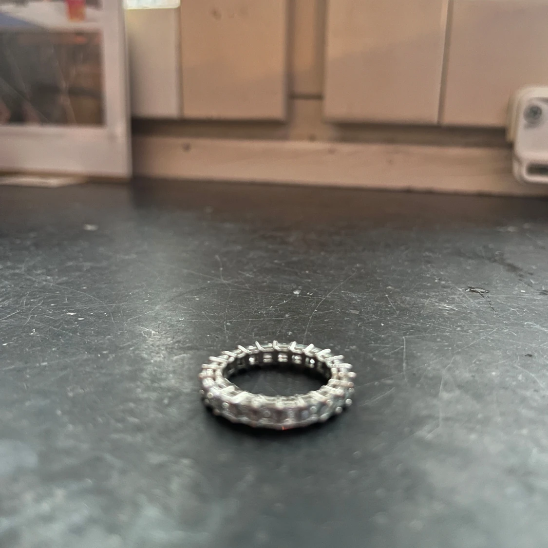 Glittrig ring i silver - 2