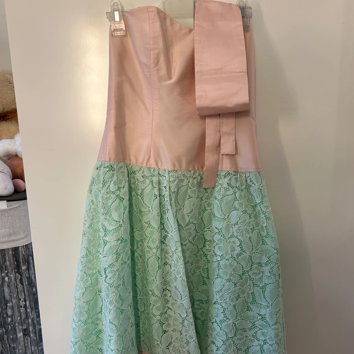 Rosa och mintgrön klänning - 1