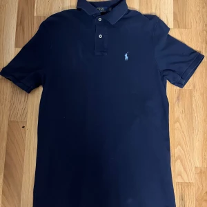 Ralph Lauren Piké  - Säljer flera Ralph Lauren pikéer (kolla andra inlägg), vid köp av flera kan man få rabatt.