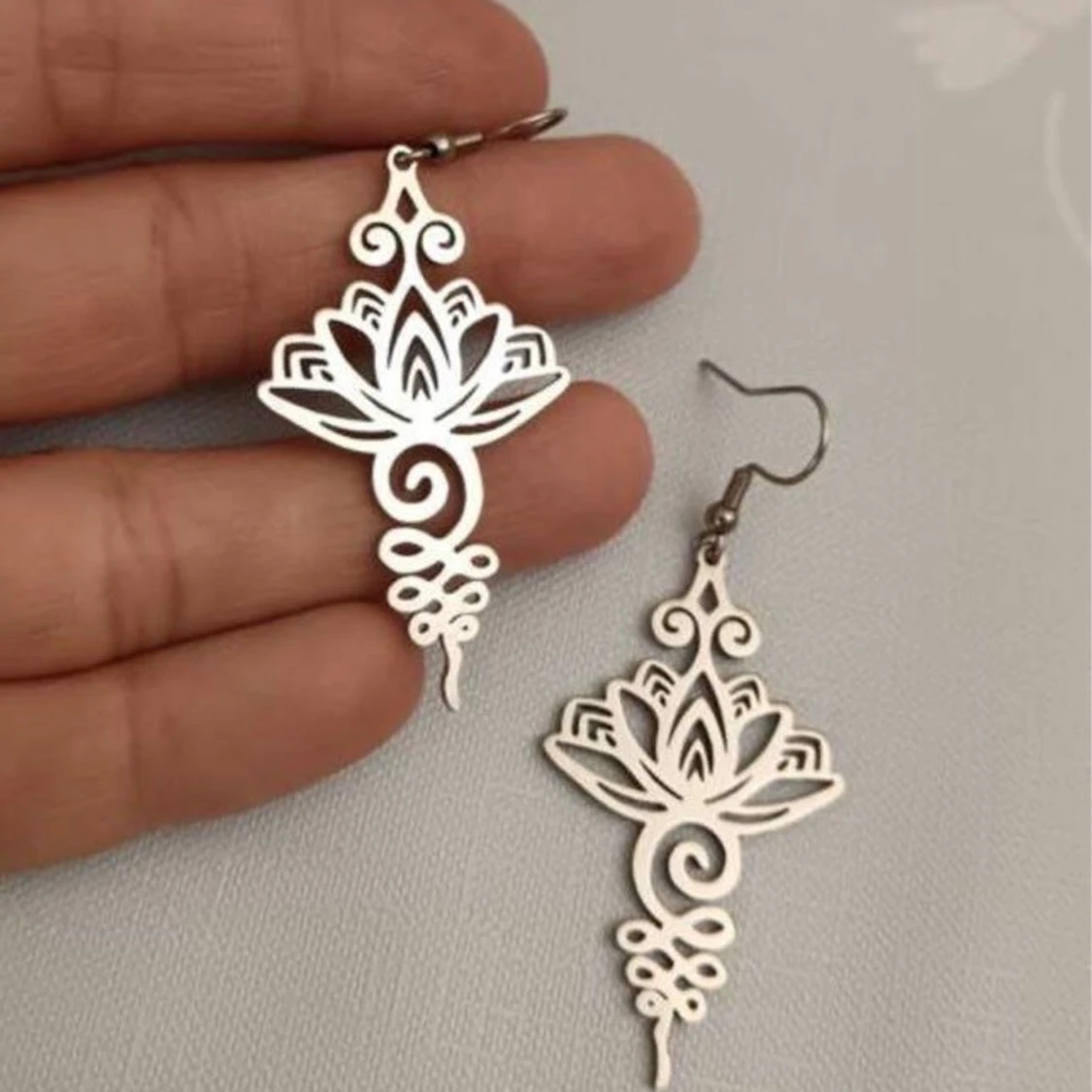 Rubrik:Silver Lotus Earrings – Boho Chic & Lightweight - 1