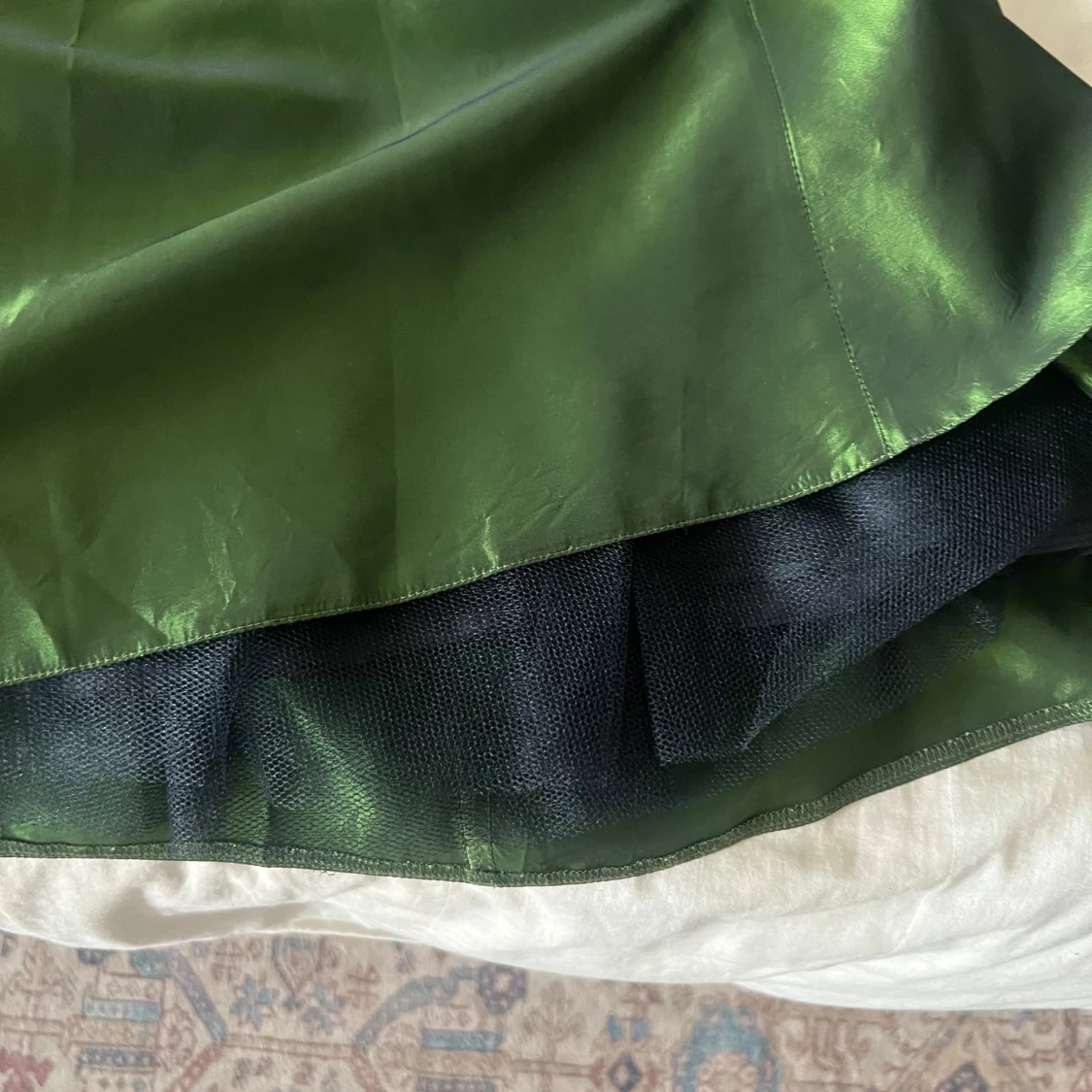 Grön axelbandslös klänning - 3