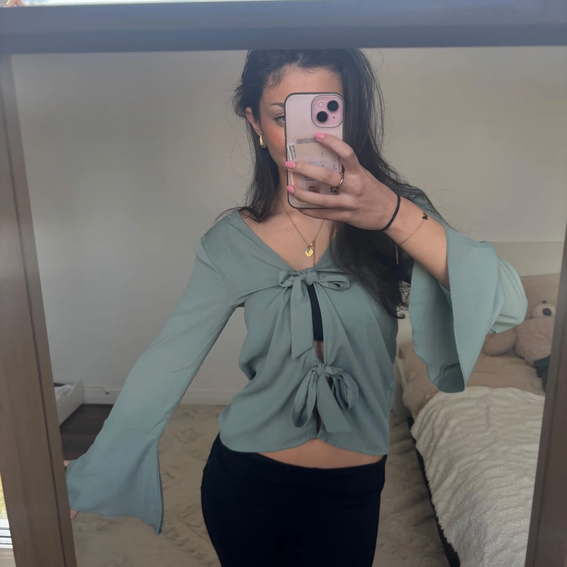 Grön blus med knyt - 2