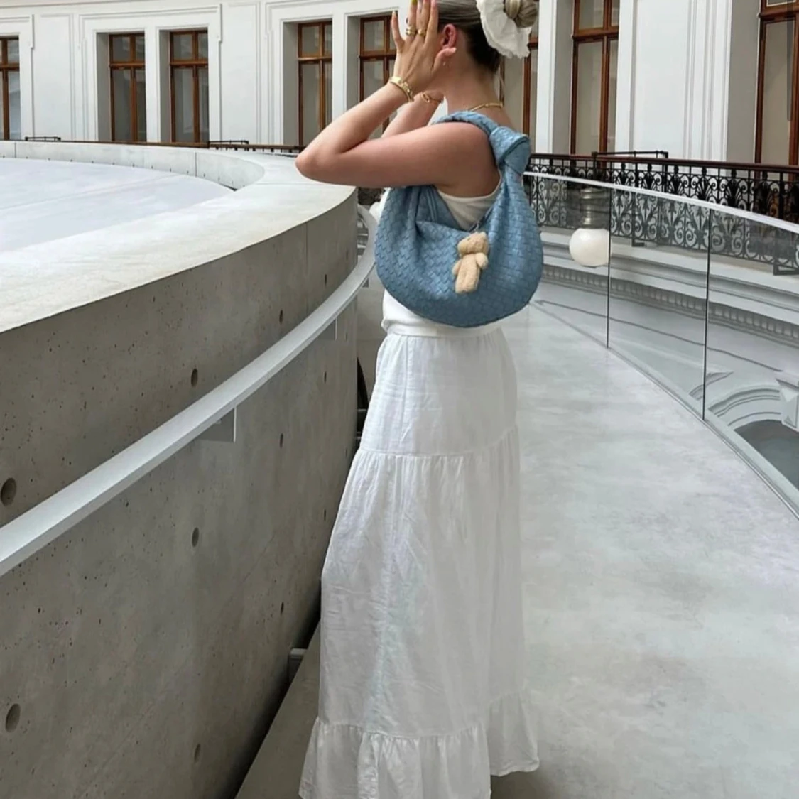 Blå flätad axelväska - 1