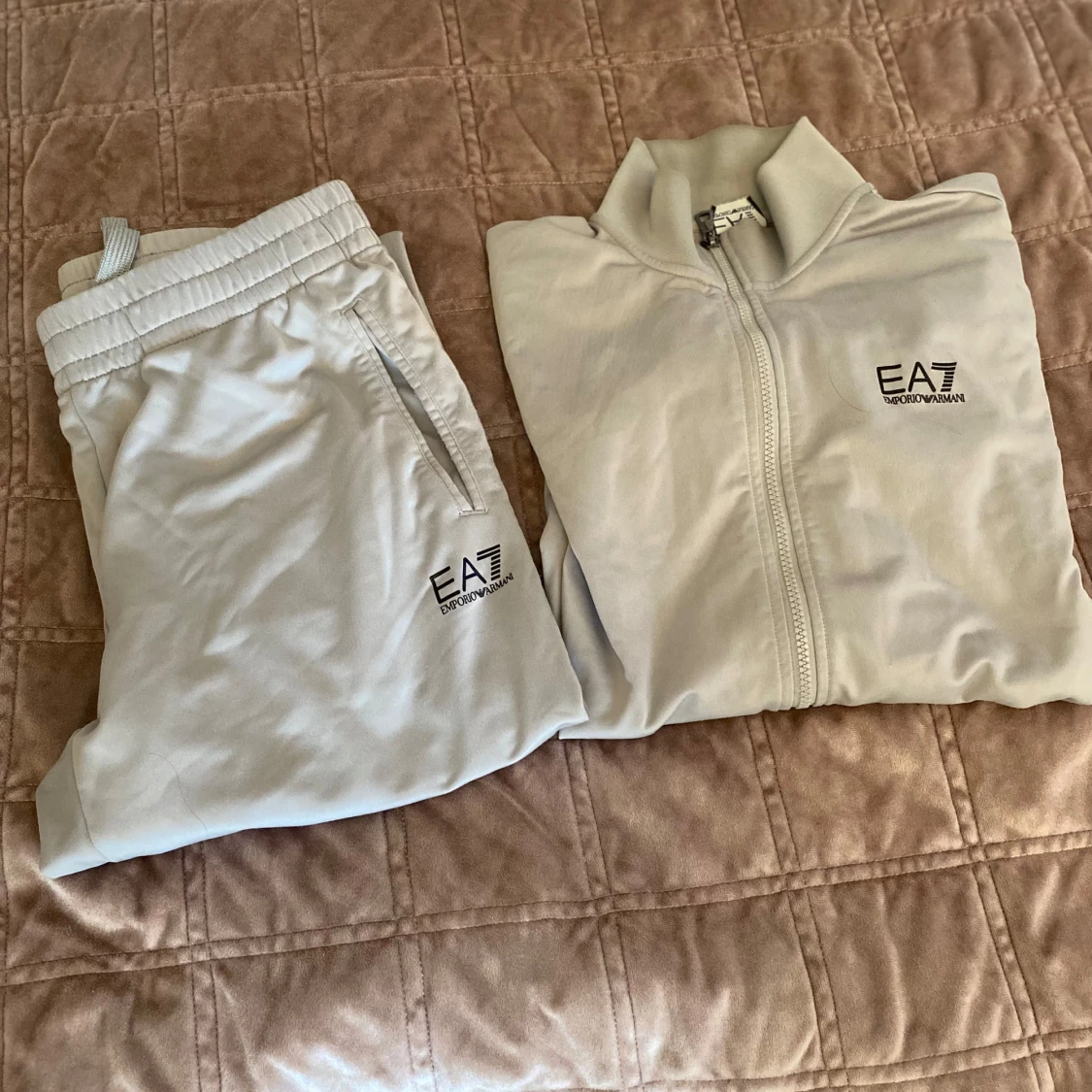 Beige tränings dress från EA7