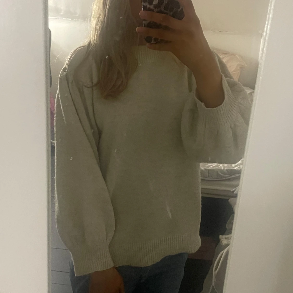 Beige stickad tröja från KappAhl - 1