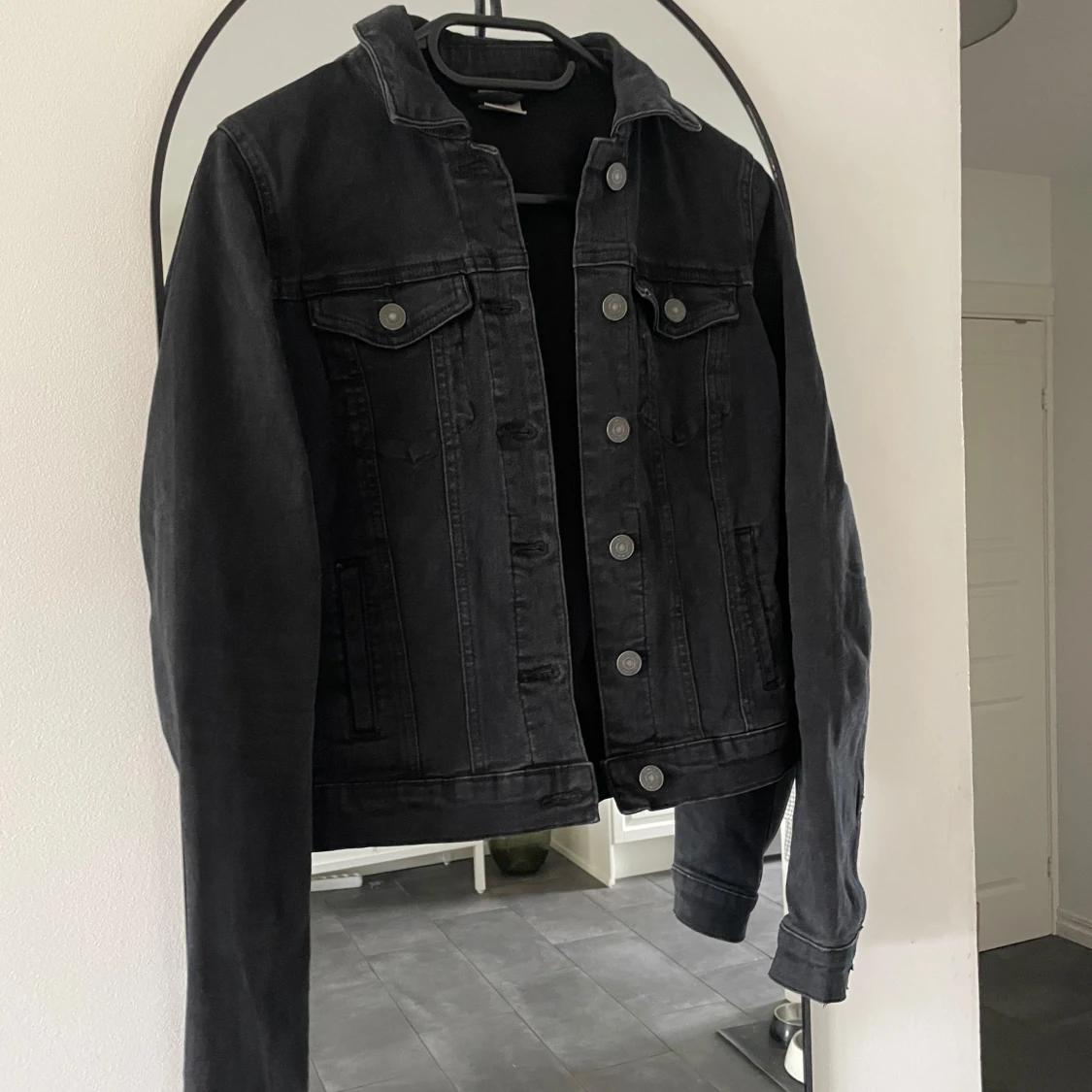 Svart jeansjacka - 1