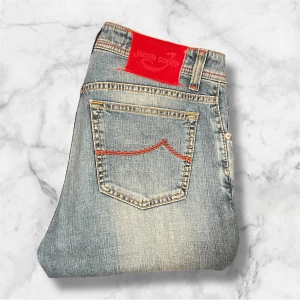 Jacob Cohen 31 - Jacob Cohen jeans i storlek 31. Ljusblå tvätt. Skick 9/10. Sitter som 32 i längd (102 cm). Vid snabb affär är priset förhandlingsbart. Vid fler frågor skriv dm!