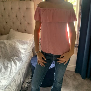 Off shoulder topp - Super somrig🩷
