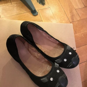 Marc Jacobs ballerina - Mouse ballerina skor från Marc Jacobs, små i storlek