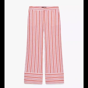 ZARA byxor senaste kollektionen - SÖKER!! I XS helst annars S, kan betala över ordinarie pris!!! skriiiiv till mig 🥲🫶🏼🫶🏼🩷🩷🧡🧡