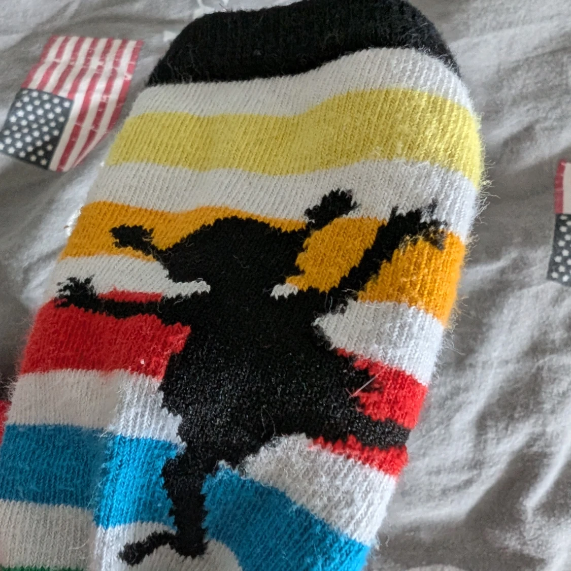 Färgglada randiga och röda halksockor M - 2