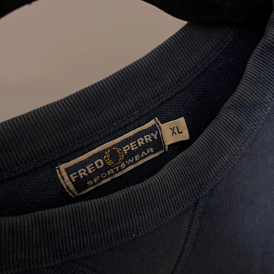 Blå Fred Perry sweatshirt XL - 2
