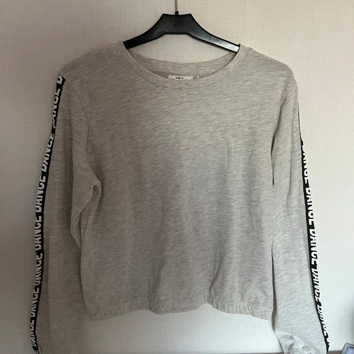 Grå långärmad tröja från KappAhl - 4