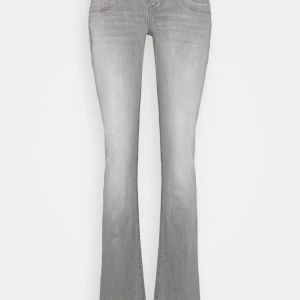 Ltb jeans - Ltb jeans i modellen valerie. Storlek 27/32! Dem är i bra skick, skriv om du har frågor! 🩷